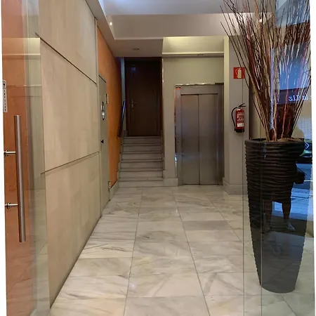 Marques De Teverga , Centro アパート